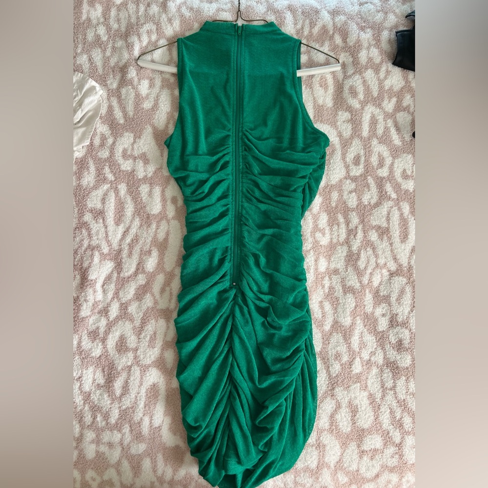 Selling this gorg dress